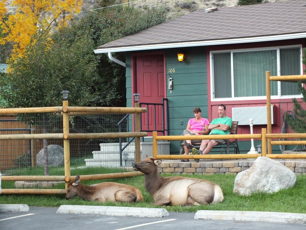Yellowstone Gateway Inn Gardiner Exterior photo